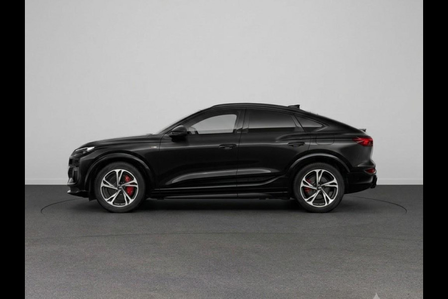Audi Q6 Sportback e-tron S edition 83Kwh 252 pk | Glazen panoramadak | Exterieurpakket zwart | Trekhaak, mechanisch draaibaar | S line zwart leder-kunstleder |