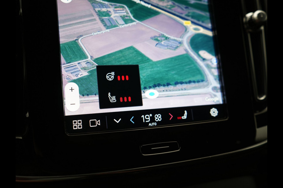 Volvo XC40 Core Recharge Pure 69 kWh 231pk Dealer O.H. | Warmtepomp | Camera | Sportstoelen & Stuur Verwarmd | Google Assistent | Apple Carplay | Cruise Control | Virtual Cockpit | DAB |