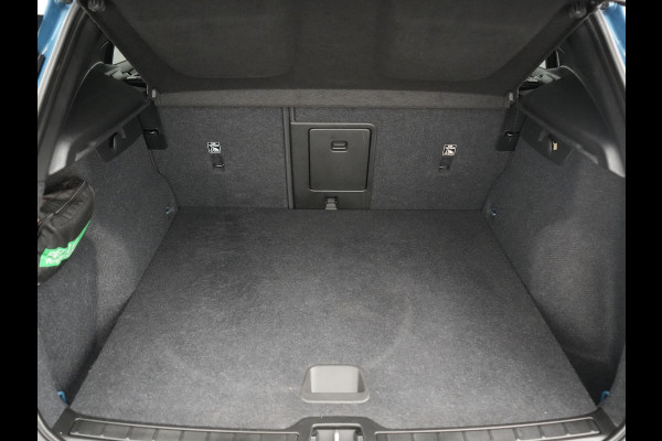 Volvo XC40 Core Recharge Pure 69 kWh 231pk Dealer O.H. | Warmtepomp | Camera | Sportstoelen & Stuur Verwarmd | Google Assistent | Apple Carplay | Cruise Control | Virtual Cockpit | DAB |