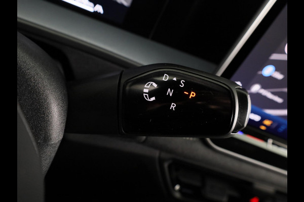 Volkswagen Tayron 1.5 eHybrid R-Line Edition 272 pk Automaat (DSG) | Verlengde garantie | Navigatie | Panoramadak | Trekhaak (wegklapbaar) | Parkeersensoren (Park assist) | Rondomzicht camera | Lederen bekleding | Stoelverwarming/ventilatie | R-Line |
