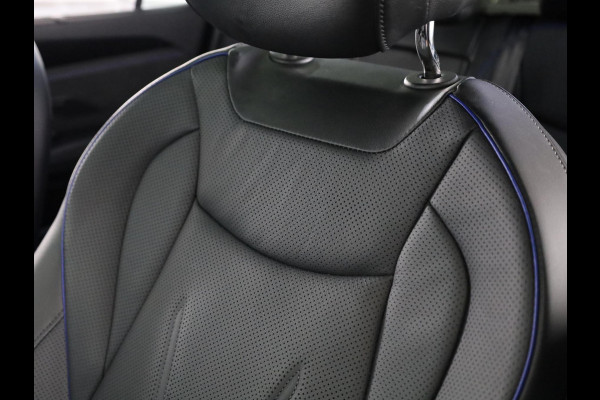 Volkswagen Tayron 1.5 eHybrid R-Line Edition 272 pk Automaat (DSG) | Verlengde garantie | Navigatie | Panoramadak | Trekhaak (wegklapbaar) | Parkeersensoren (Park assist) | Rondomzicht camera | Lederen bekleding | Stoelverwarming/ventilatie | R-Line |
