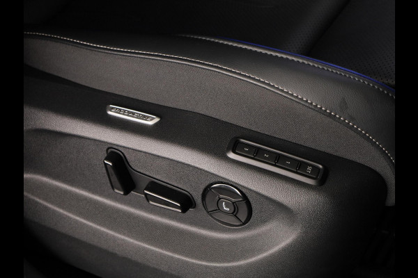 Volkswagen Tayron 1.5 eHybrid R-Line Edition 272 pk Automaat (DSG) | Verlengde garantie | Navigatie | Panoramadak | Trekhaak (wegklapbaar) | Parkeersensoren (Park assist) | Rondomzicht camera | Lederen bekleding | Stoelverwarming/ventilatie | R-Line |