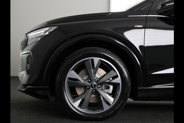 Audi Q4 Sportback e-tron 45 quattro S Edition Competition 82 kWh 286pk | Navigatie | 20 inch lichtmetalen velgen | Adaptive cruise controle | Zwart Optiek