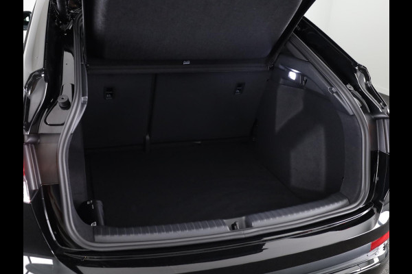 Audi Q4 Sportback e-tron 45 quattro S Edition Competition 82 kWh 286pk | Navigatie | 20 inch lichtmetalen velgen | Adaptive cruise controle | Zwart Optiek
