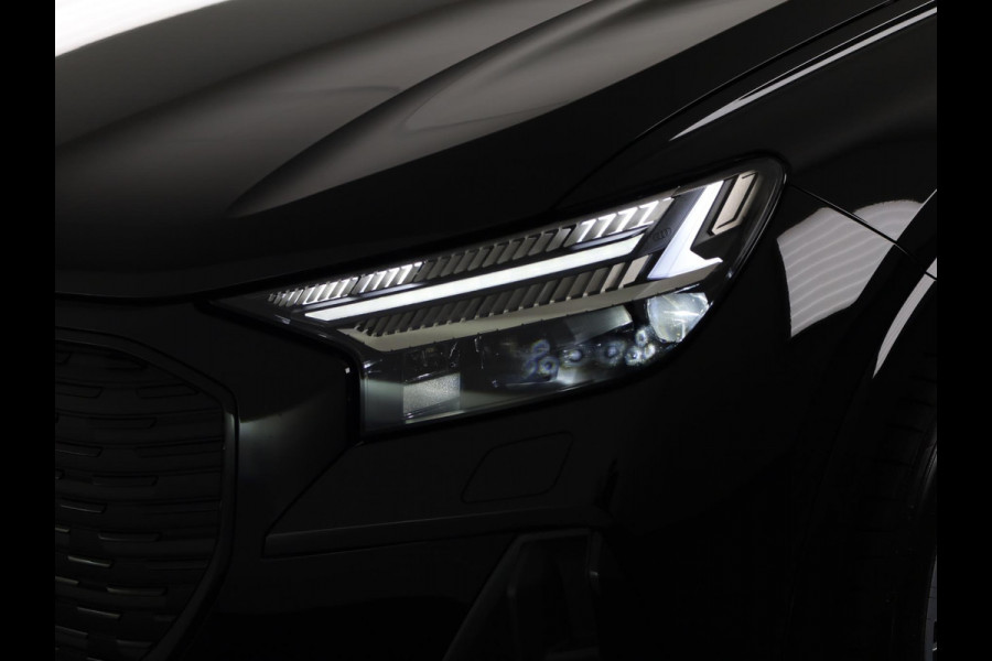 Audi Q4 Sportback e-tron 45 quattro S Edition Competition 82 kWh 286pk | Navigatie | 20 inch lichtmetalen velgen | Adaptive cruise controle | Zwart Optiek