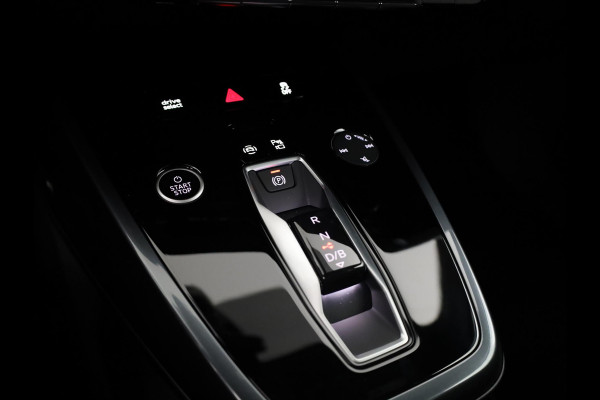Audi Q4 Sportback e-tron 45 quattro S Edition Competition 82 kWh 286pk | Navigatie | 20 inch lichtmetalen velgen | Adaptive cruise controle | Zwart Optiek