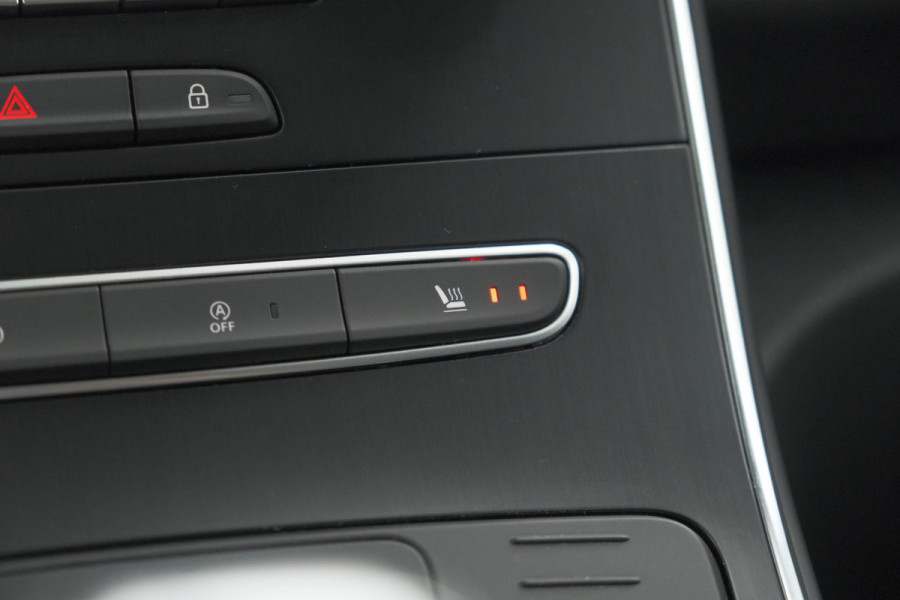 Renault Scénic TCe 140 EDC Limited | Camera | Stoelverwarming | Navigatie | Apple Carplay
