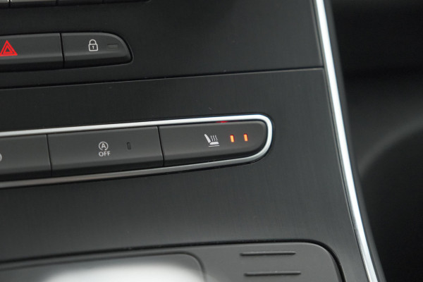 Renault Scénic TCe 140 EDC Limited | Camera | Stoelverwarming | Navigatie | Apple Carplay