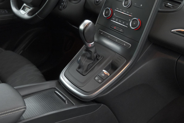 Renault Scénic TCe 140 EDC Limited | Camera | Stoelverwarming | Navigatie | Apple Carplay