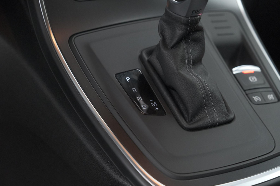 Renault Scénic TCe 140 EDC Limited | Camera | Stoelverwarming | Navigatie | Apple Carplay