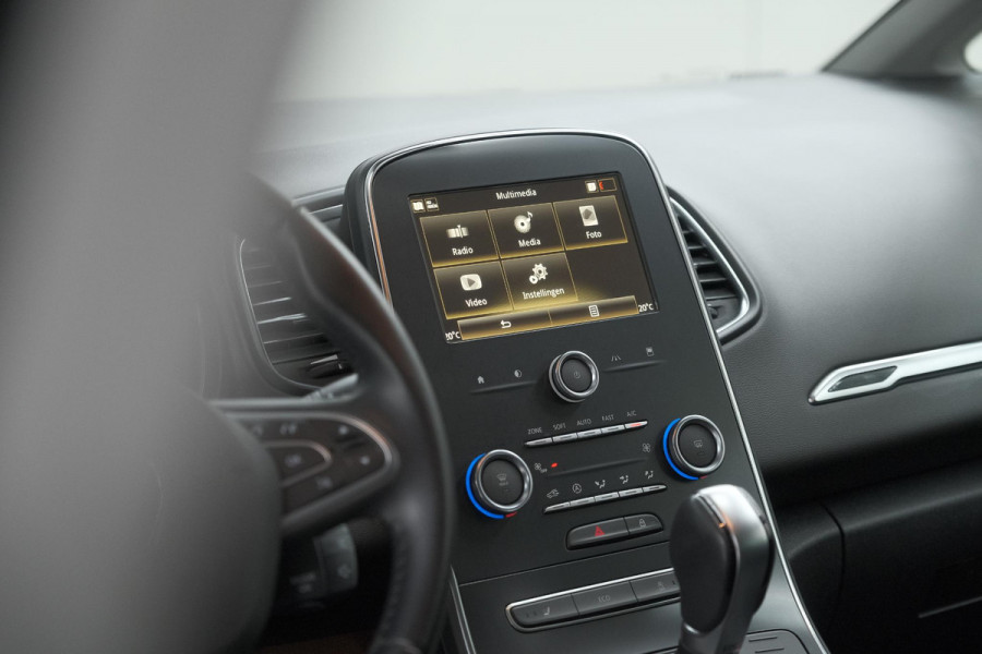 Renault Scénic TCe 140 EDC Limited | Camera | Stoelverwarming | Navigatie | Apple Carplay