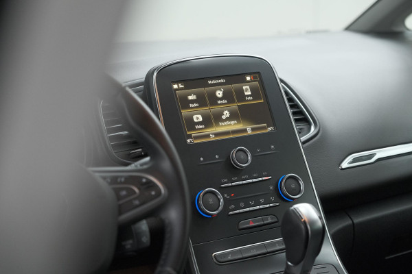 Renault Scénic TCe 140 EDC Limited | Camera | Stoelverwarming | Navigatie | Apple Carplay