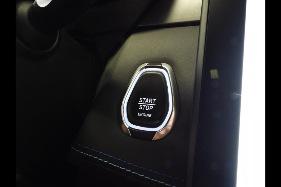Lynk & Co 01 1.5 PHEV Plug-In ZWARTE HEMEL/360CAM/SCHUIFDAK/LED/20"LMV!