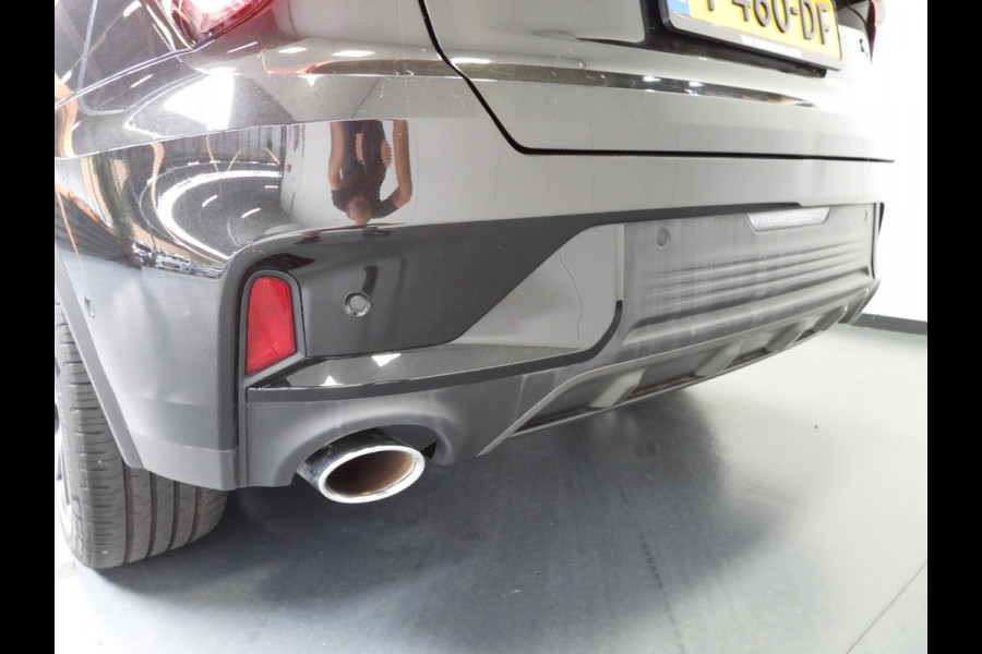 Lynk & Co 01 1.5 PHEV Plug-In ZWARTE HEMEL/360CAM/SCHUIFDAK/LED/20"LMV!