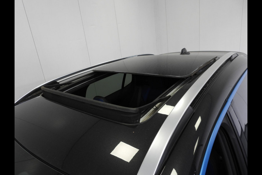 Lynk & Co 01 1.5 PHEV Plug-In ZWARTE HEMEL/360CAM/SCHUIFDAK/LED/20"LMV!