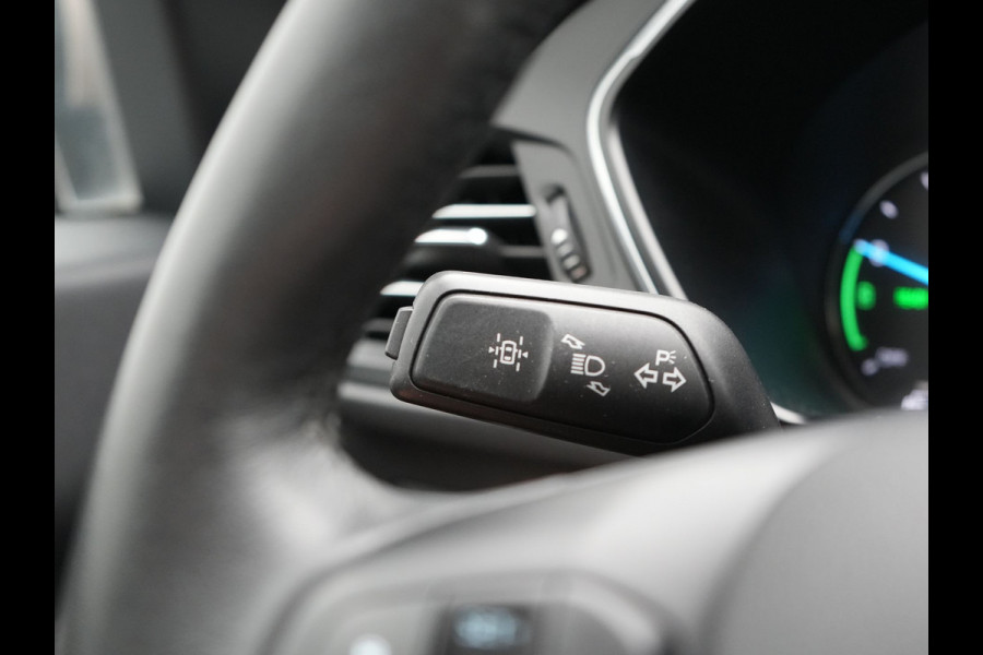 Ford Kuga 2.5 Titanium PHEV 225pk Dealer O.H. | Adaptive Cruise | 360 Camera | Dodehoek Detectie | Navigatie Full Map | 18"L.M | DAB | Plug In Hybrid |