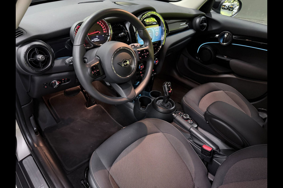 MINI 5-deurs 1.5 Cooper Camden BLACK-EDITION 136PK NAVI/CARPLAY/LED/DAB/ECC/PDC/CRUISE///