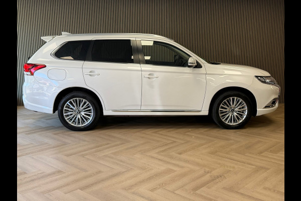 Mitsubishi Outlander 2.4 PHEV Intense+ AUT. PLUG-IN SCHUIFDAK CAMERA PDC CRUISE KEYLESS-GO STOEL/STUURVERWARMING