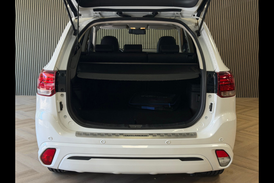 Mitsubishi Outlander 2.4 PHEV Intense+ AUT. PLUG-IN SCHUIFDAK CAMERA PDC CRUISE KEYLESS-GO STOEL/STUURVERWARMING