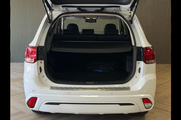 Mitsubishi Outlander 2.4 PHEV Intense+ AUT. PLUG-IN SCHUIFDAK CAMERA PDC CRUISE KEYLESS-GO STOEL/STUURVERWARMING