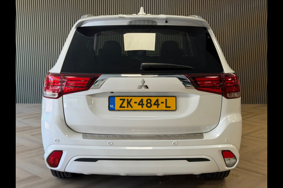 Mitsubishi Outlander 2.4 PHEV Intense+ AUT. PLUG-IN SCHUIFDAK CAMERA PDC CRUISE KEYLESS-GO STOEL/STUURVERWARMING