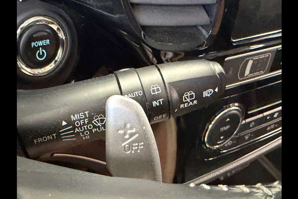 Mitsubishi Outlander 2.4 PHEV Intense+ AUT. PLUG-IN SCHUIFDAK CAMERA PDC CRUISE KEYLESS-GO STOEL/STUURVERWARMING
