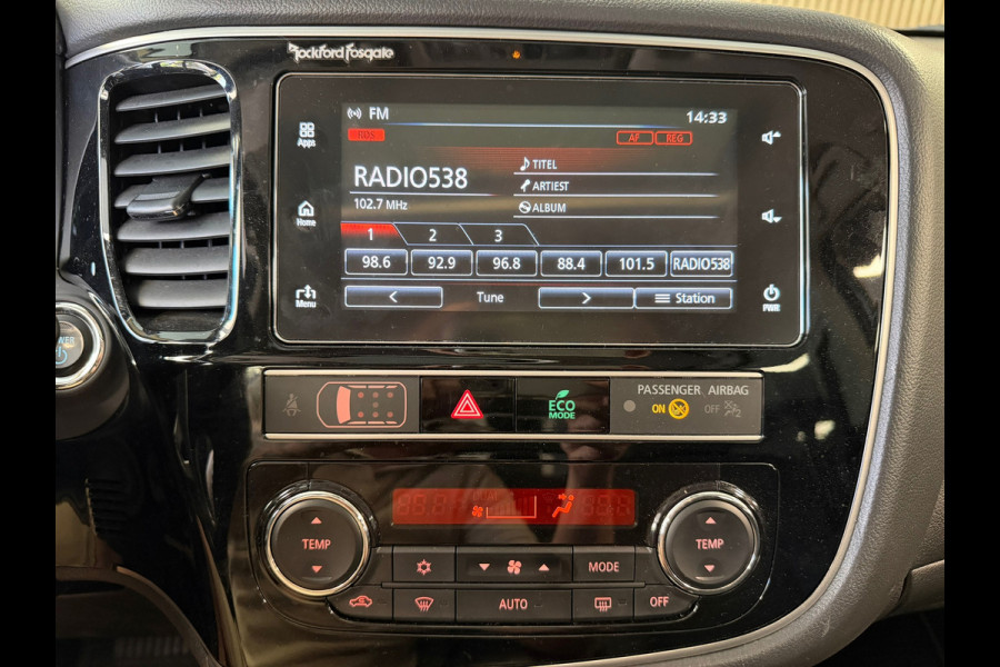 Mitsubishi Outlander 2.4 PHEV Intense+ AUT. PLUG-IN SCHUIFDAK CAMERA PDC CRUISE KEYLESS-GO STOEL/STUURVERWARMING