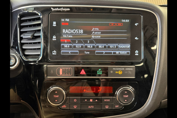 Mitsubishi Outlander 2.4 PHEV Intense+ AUT. PLUG-IN SCHUIFDAK CAMERA PDC CRUISE KEYLESS-GO STOEL/STUURVERWARMING