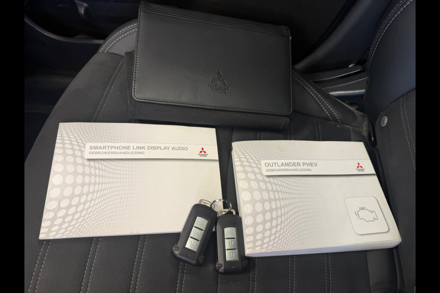 Mitsubishi Outlander 2.4 PHEV Intense+ AUT. PLUG-IN SCHUIFDAK CAMERA PDC CRUISE KEYLESS-GO STOEL/STUURVERWARMING