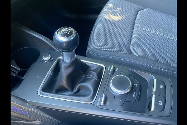 Audi Q2 30TSI NAVI/AMBIANCE/CRUISE/MATRIX/PDC/18INCH
