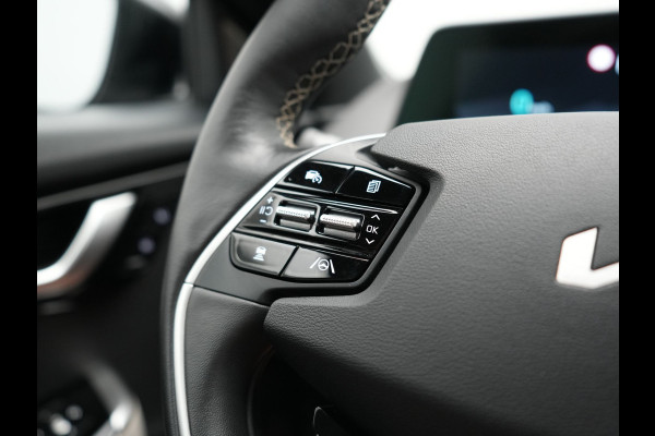 Kia Ev6 GT-Line AWD 77.4 kWh 325pk Dealer O.H. | Adaptive Cruise | Head Up | 360 Camera | Alcantara Sportstoelen Ventilatie & Memory | Meridian Audio | Keyless | Blis | Apple Carplay | Stoelen & Stuur Verwarmd | Navigatie | DAB | 21"L.M |