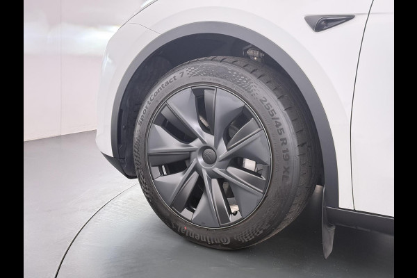 Tesla Model Y Long Range RWD 75 kWh LONG RANGE AWD FSD! VAN: 46.900,- VOOR: 43.877,- | FULL SELF DRIVE OP DE AUTO (UNIEK, GEEN ABONNEMENT MAAR GEKOCHT )|