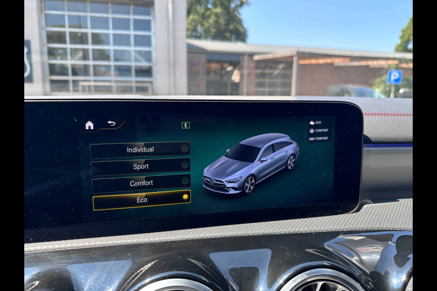 Mercedes-Benz CLA-Klasse Shooting Brake 200 AMG Line ACC / PANO / HEAD-UP / LANE-ASSIST / SFEER