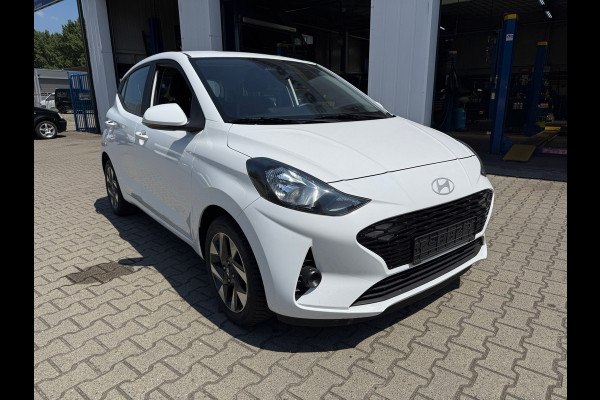 Hyundai i10 1.0 Premium Automaat (BOVAG/RIJKLAARPRIJS)
