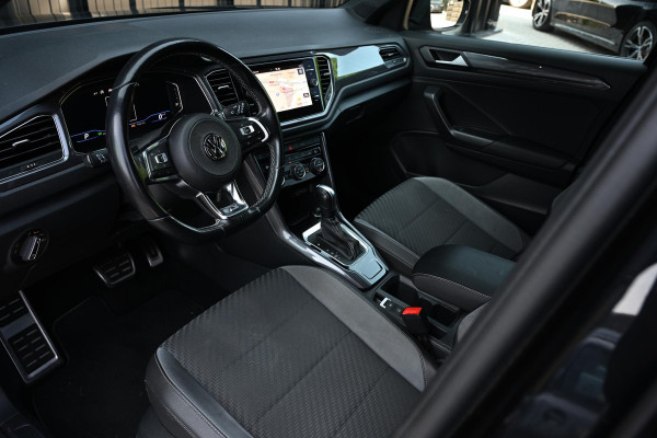 Volkswagen T-Roc 1.5 TSI Sport Business R | Camera | Adaptieve Cruise | Stoelverwarming | Trekhaak | Automaat | Blind Spot-sensor | Lane Assist |