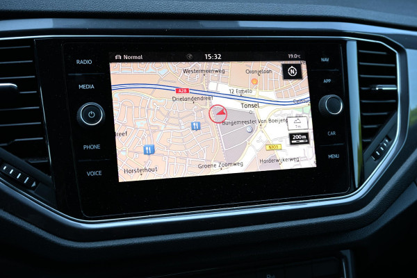 Volkswagen T-Roc 1.5 TSI Sport Business R | Camera | Adaptieve Cruise | Stoelverwarming | Trekhaak | Automaat | Blind Spot-sensor | Lane Assist |