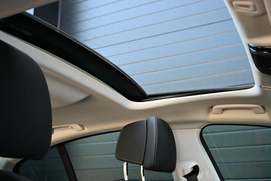 BMW 5 Serie 530e iPerformance High Executive | Panoramadak | HUD | 360 Camera | HIFI | Ambiance Interieur | Stoelverwarming + Ventilatie | Memory Seats | Keyless Entry |