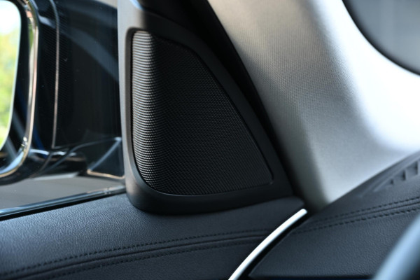 BMW 5 Serie 530e iPerformance High Executive | Panoramadak | HUD | 360 Camera | HIFI | Ambiance Interieur | Stoelverwarming + Ventilatie | Memory Seats | Keyless Entry |