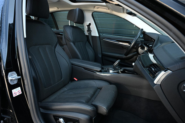BMW 5 Serie 530e iPerformance High Executive | Panoramadak | HUD | 360 Camera | HIFI | Ambiance Interieur | Stoelverwarming + Ventilatie | Memory Seats | Keyless Entry |