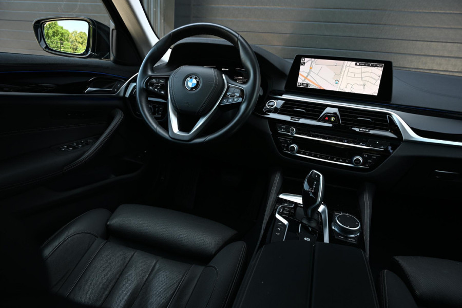 BMW 5 Serie 530e iPerformance High Executive | Panoramadak | HUD | 360 Camera | HIFI | Ambiance Interieur | Stoelverwarming + Ventilatie | Memory Seats | Keyless Entry |
