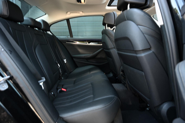 BMW 5 Serie 530e iPerformance High Executive | Panoramadak | HUD | 360 Camera | HIFI | Ambiance Interieur | Stoelverwarming + Ventilatie | Memory Seats | Keyless Entry |