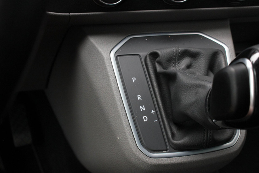 Volkswagen Transporter 2.0 TDI L2H1 150PK BULLI DC DUBBEL CABINE / JB-EDITION / FULL OPTIONS / LEDER BEKLEDING / FULL BLACK/ APPLE