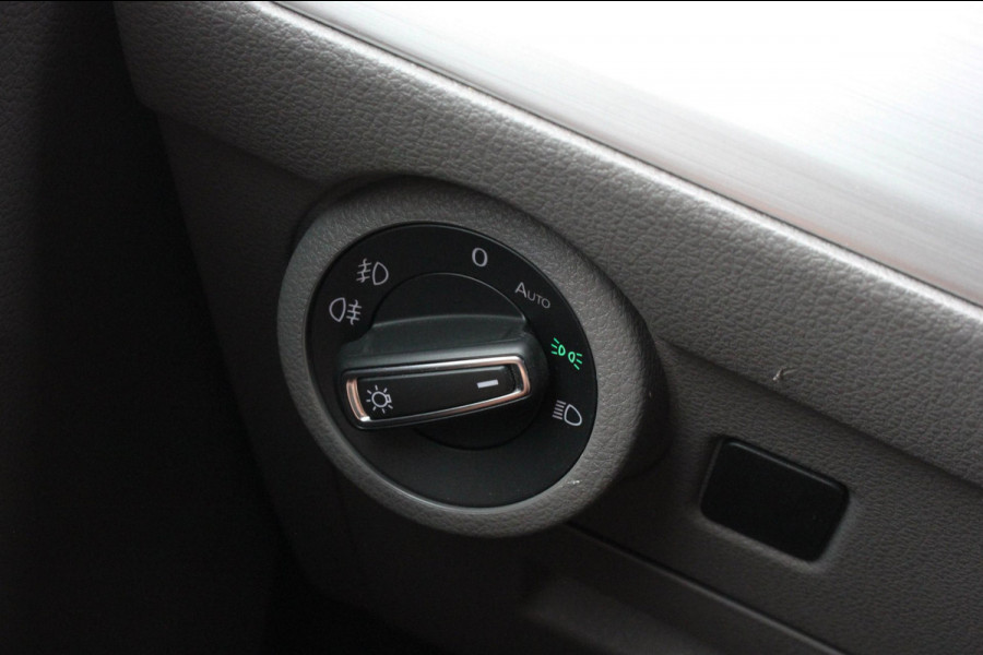 Volkswagen Transporter 2.0 TDI L2H1 150PK BULLI DC DUBBEL CABINE / JB-EDITION / FULL OPTIONS / LEDER BEKLEDING / FULL BLACK/ APPLE