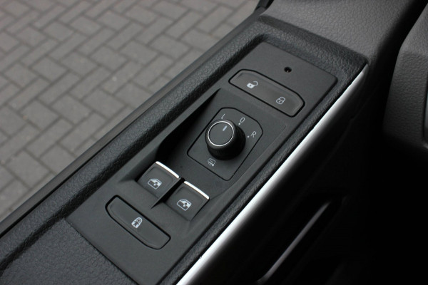 Volkswagen Transporter 2.0 TDI L2H1 150PK BULLI DC DUBBEL CABINE / JB-EDITION / FULL OPTIONS / LEDER BEKLEDING / FULL BLACK/ APPLE