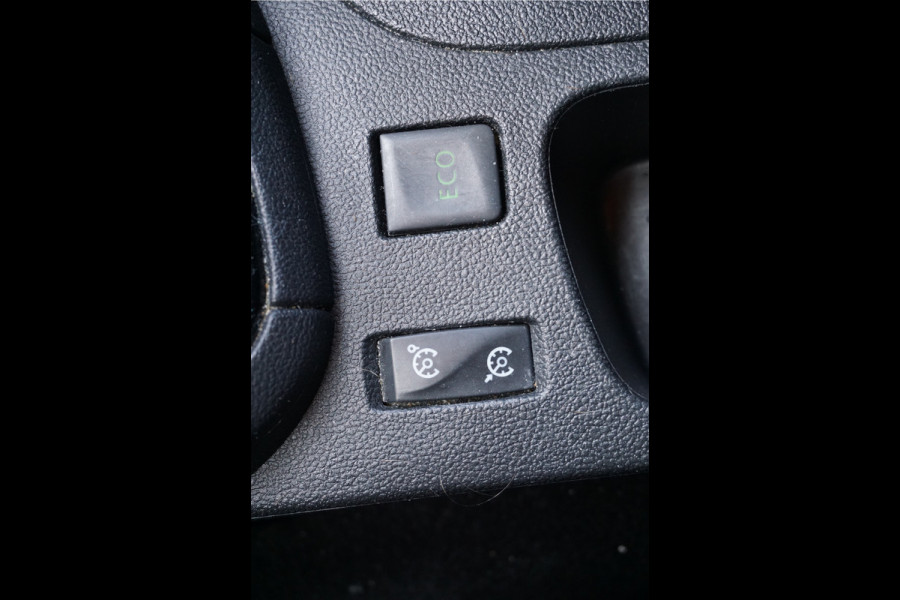 Renault Clio 0.9 TCe Limited Trekhaak Navigatie Airco