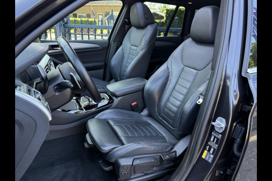 BMW X3 xDrive30e M SPORT | SPORTREMMEN ROOD | PANORAMA | TREKHAAK | ADAPTIEF ONDERSTEL | CAMERA | KEYLESS |