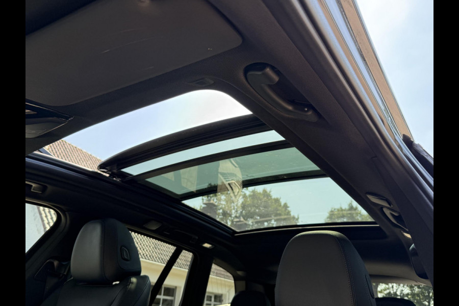 BMW X3 xDrive30e M SPORT | SPORTREMMEN ROOD | PANORAMA | TREKHAAK | ADAPTIEF ONDERSTEL | CAMERA | KEYLESS |