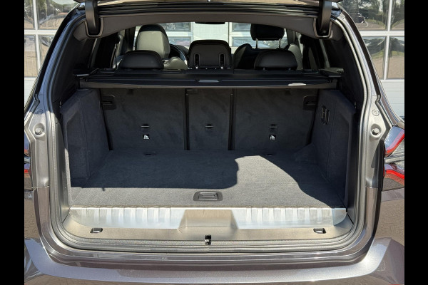 BMW X3 xDrive30e M SPORT | SPORTREMMEN ROOD | PANORAMA | TREKHAAK | ADAPTIEF ONDERSTEL | CAMERA | KEYLESS |