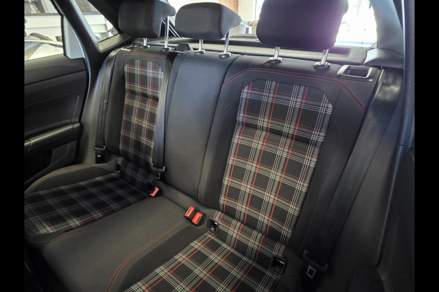 Volkswagen Polo 2.0 TSI GTI DSG – 200 PK – Pano – CarPlay – Stoelverwarming