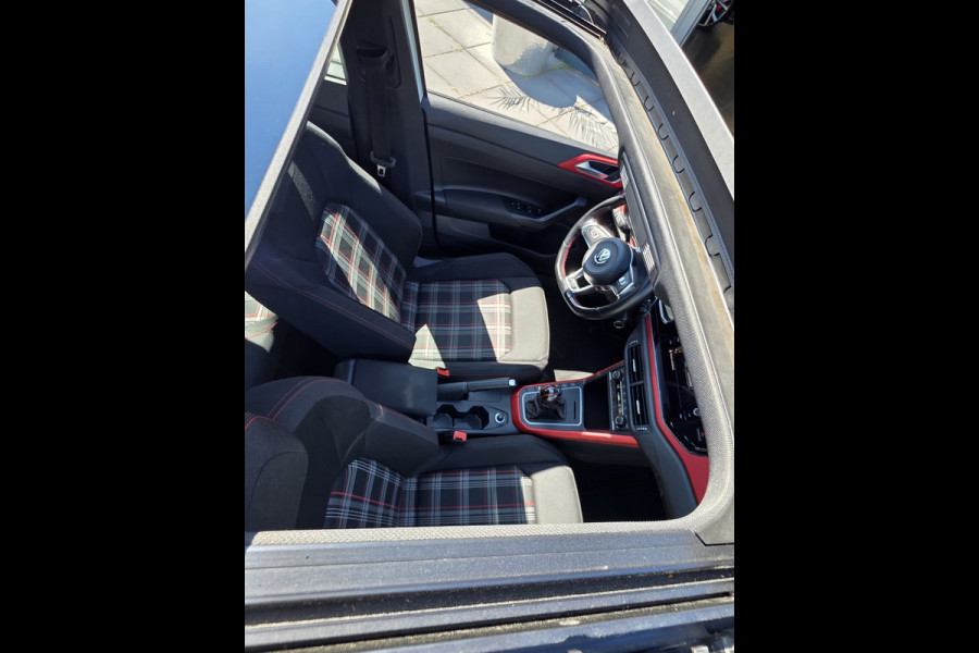 Volkswagen Polo 2.0 TSI GTI DSG – 200 PK – Pano – CarPlay – Stoelverwarming